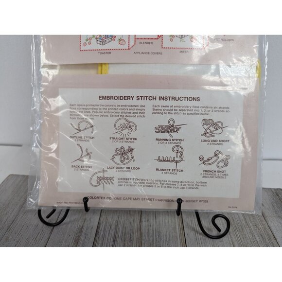 ColorTex Potholders Embroidery 3082D Teapot Set of 2 in Package - Picture 3 of 5